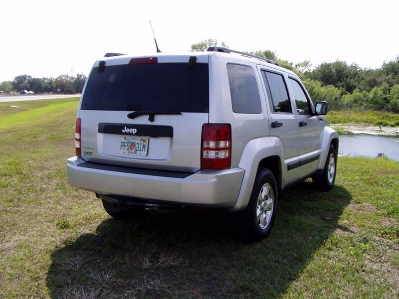 One owner 2011 Jeep Liberty Sport 4×4
