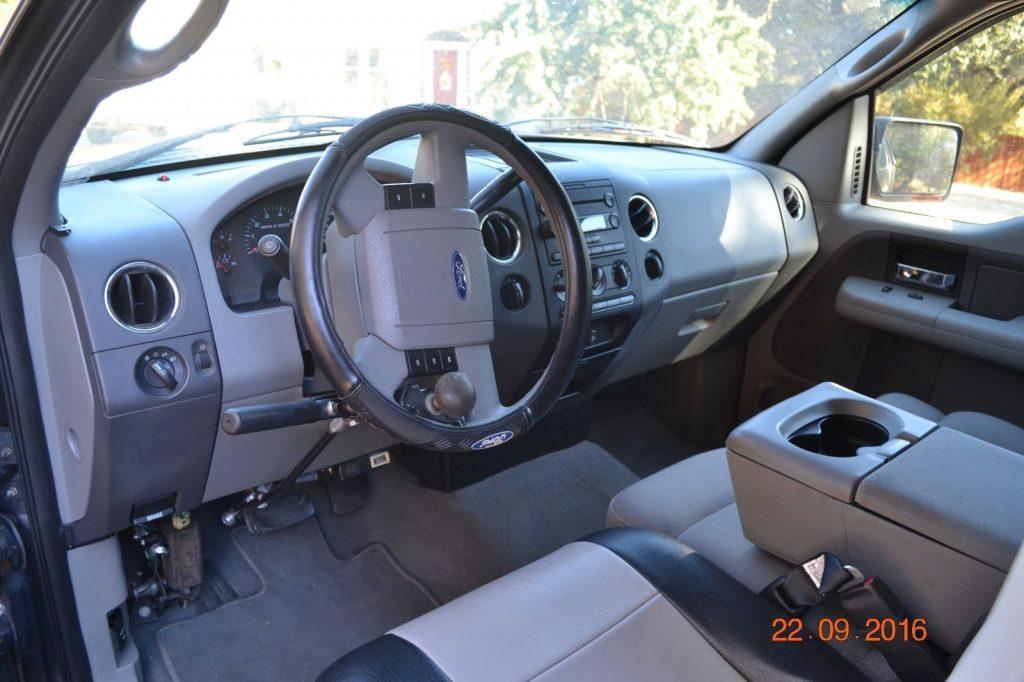 Handicap equipped 2004 Ford F 150 xlt 4×4