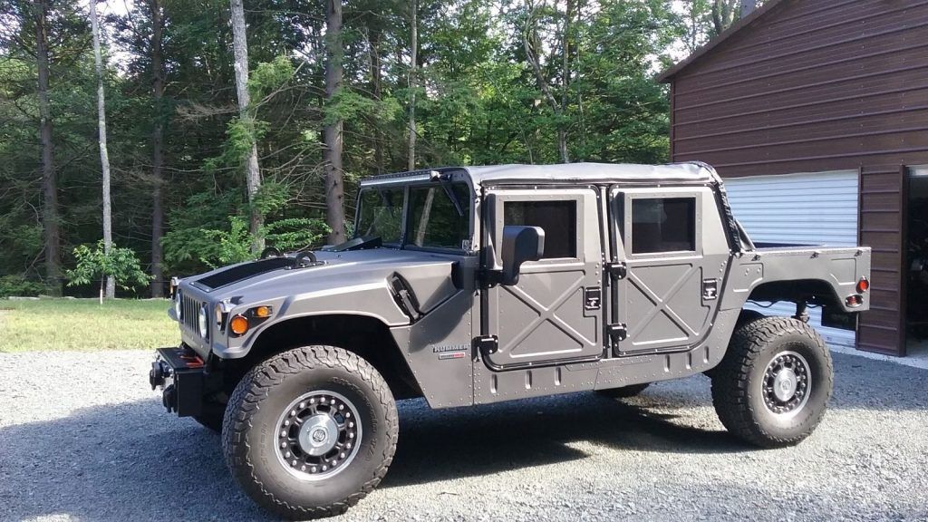 Customized 1990 Hummer H1 4×4