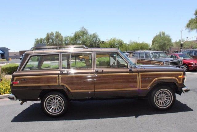 Rare color combination 1987 Jeep Wagoneer Limited 4X4