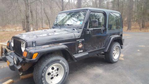minimal rust 1999 Jeep Wrangler 4&#215;4 for sale