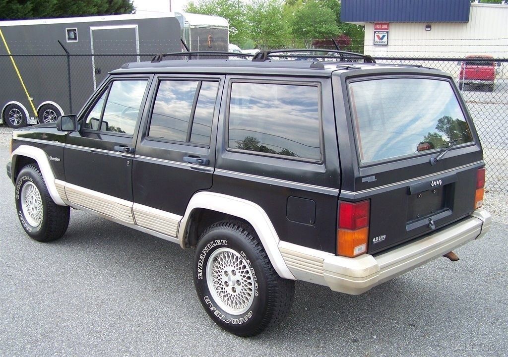 Rust free 1996 Jeep Cherokee Country Classic 4×4