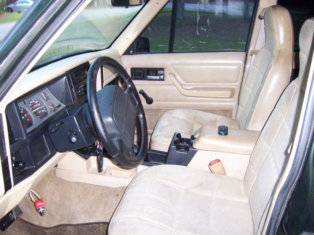 Well maintained 1995 Jeep Cherokee 4×4