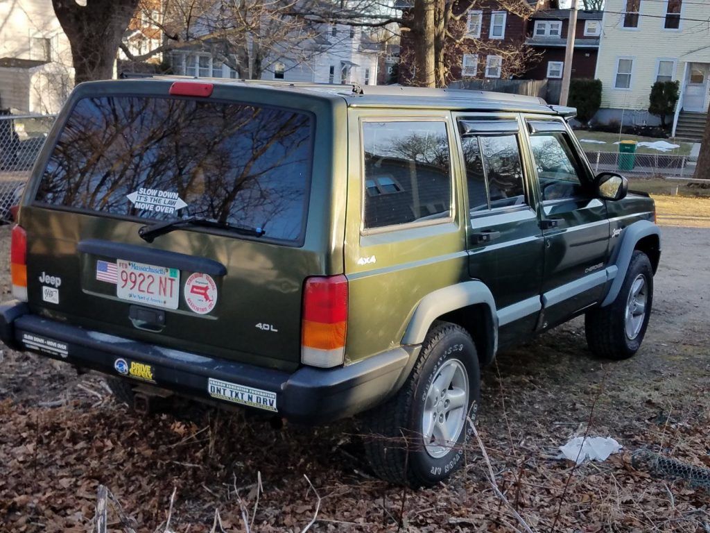 well maintained 1998 Jeep Cherokee Sport 4×4