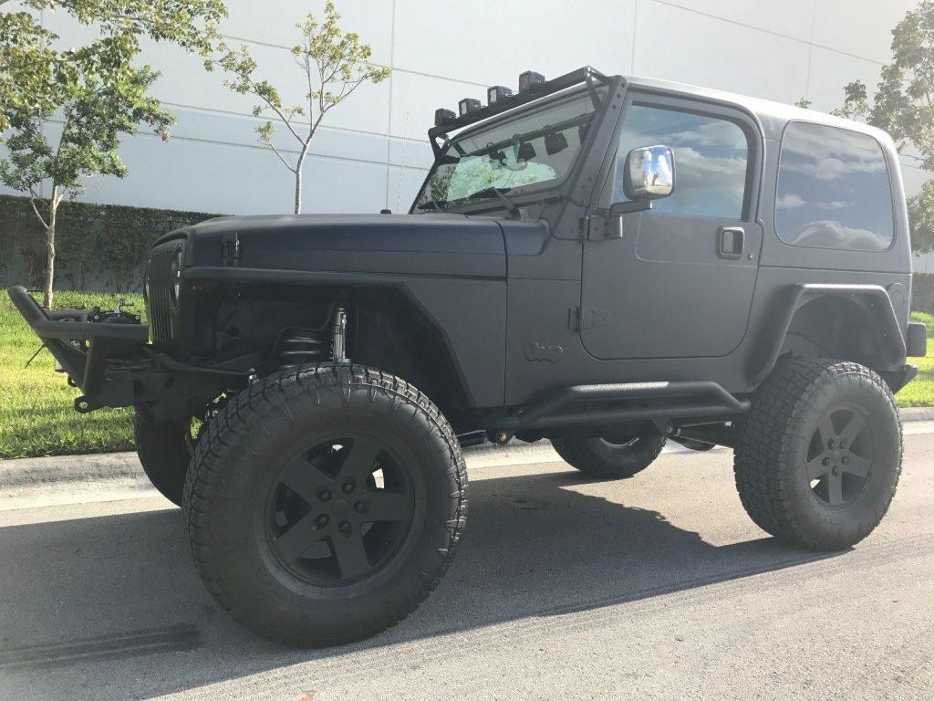 well equipped 2004 Jeep Wrangler 4×4