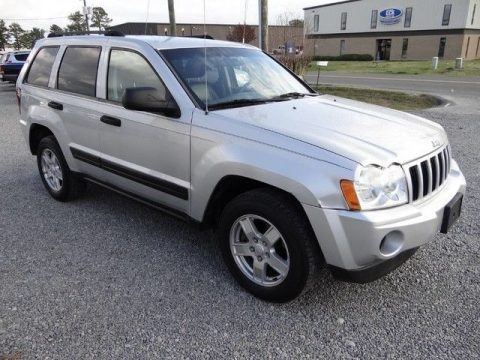 clean 2006 Jeep Grand Cherokee Laredo 4&#215;4 for sale