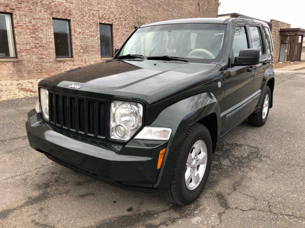 well maintained 2010 Jeep Liberty Sport 4×4