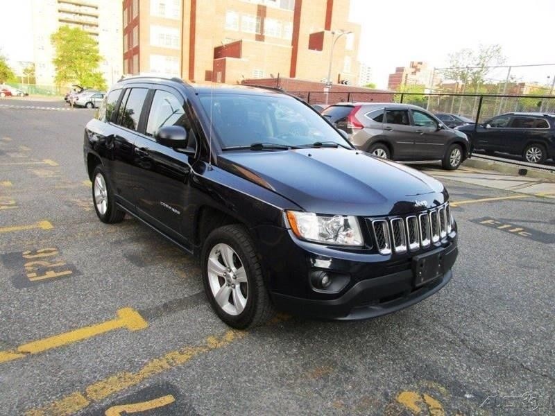 clean and nice 2011 Jeep Compass Sport 4×4