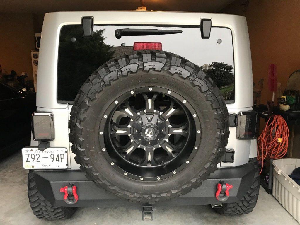 fully loaded 2012 Jeep Wrangler Unlimited Sahara 4×4