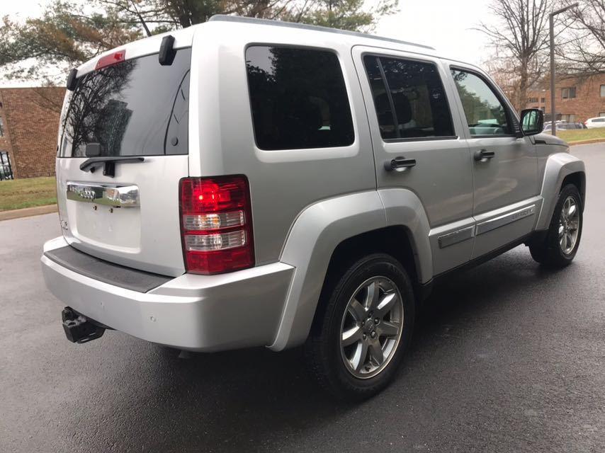 loaded 2011 Jeep Liberty limited 4×4