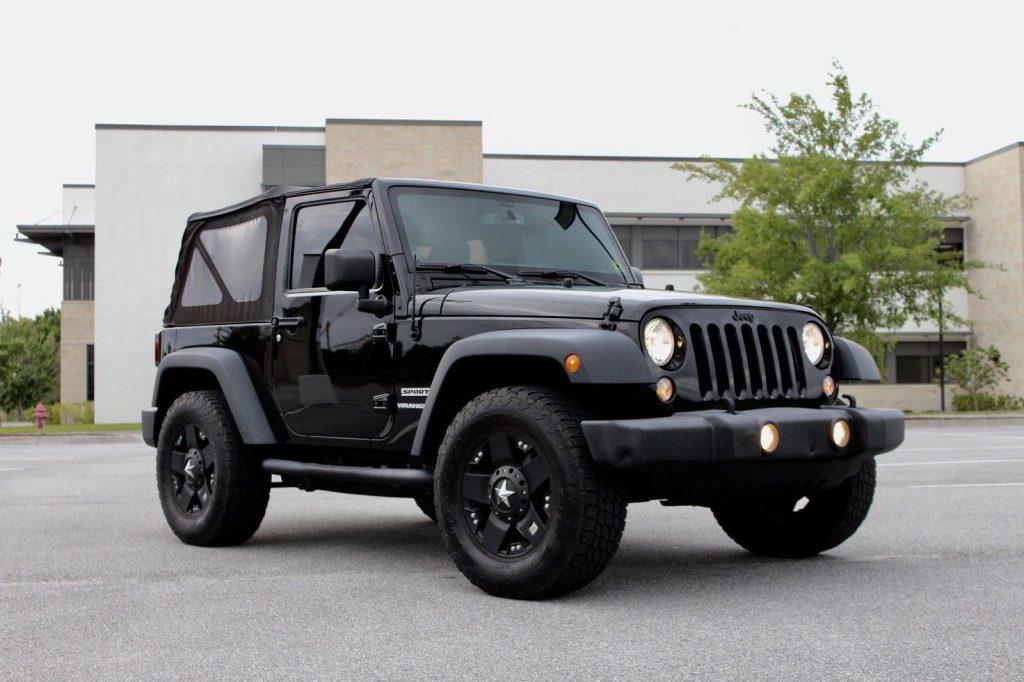 very clean 2014 Jeep Wrangler 4×4