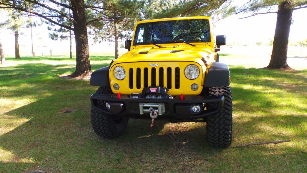 very low miles 2015 Jeep Wrangler Unlimited Rubicon 4×4