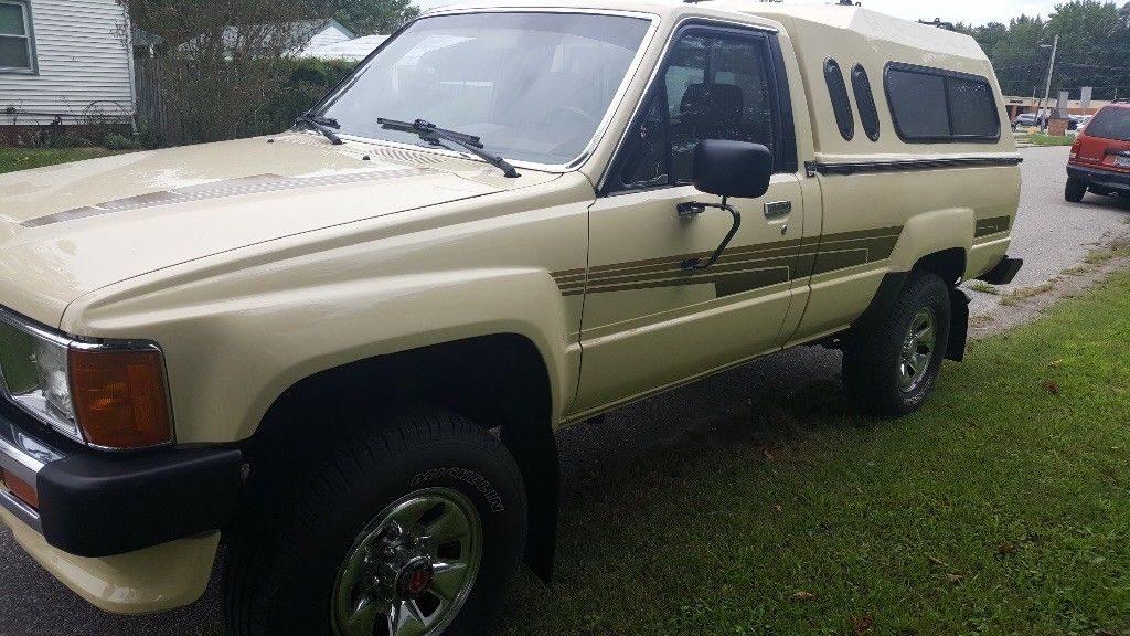 restored 1986 Toyota Pickup SR5 4×4