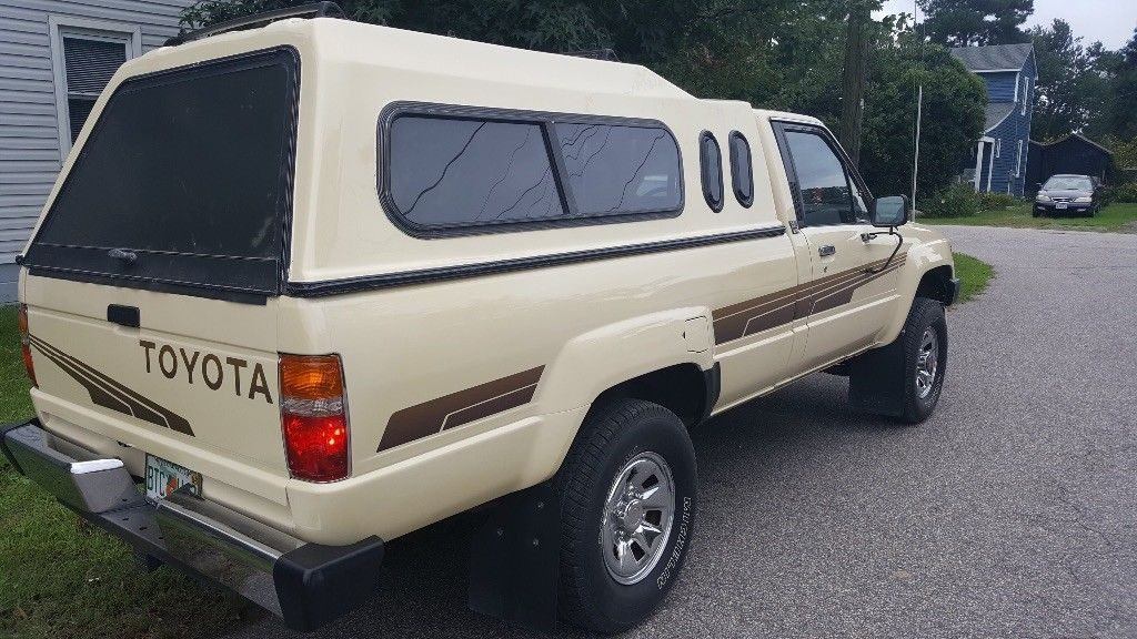 restored 1986 Toyota Pickup SR5 4×4