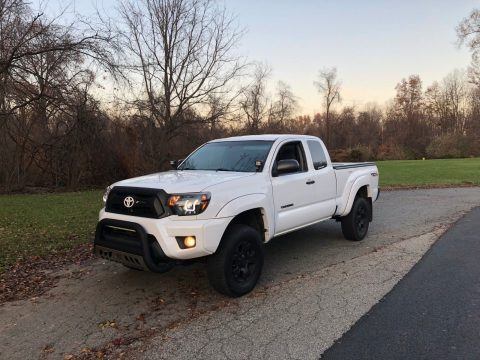 low miles 2013 Toyota Tacoma Access Cab TRD 4&#215;4 for sale