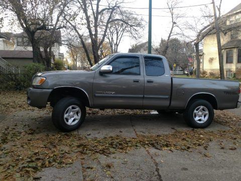 newer engine and trans 2003 Toyota Tundra SR5 V8 4&#215;4 for sale