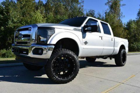 very nice 2011 Ford F 250 Lariat pickup 4&#215;4 for sale