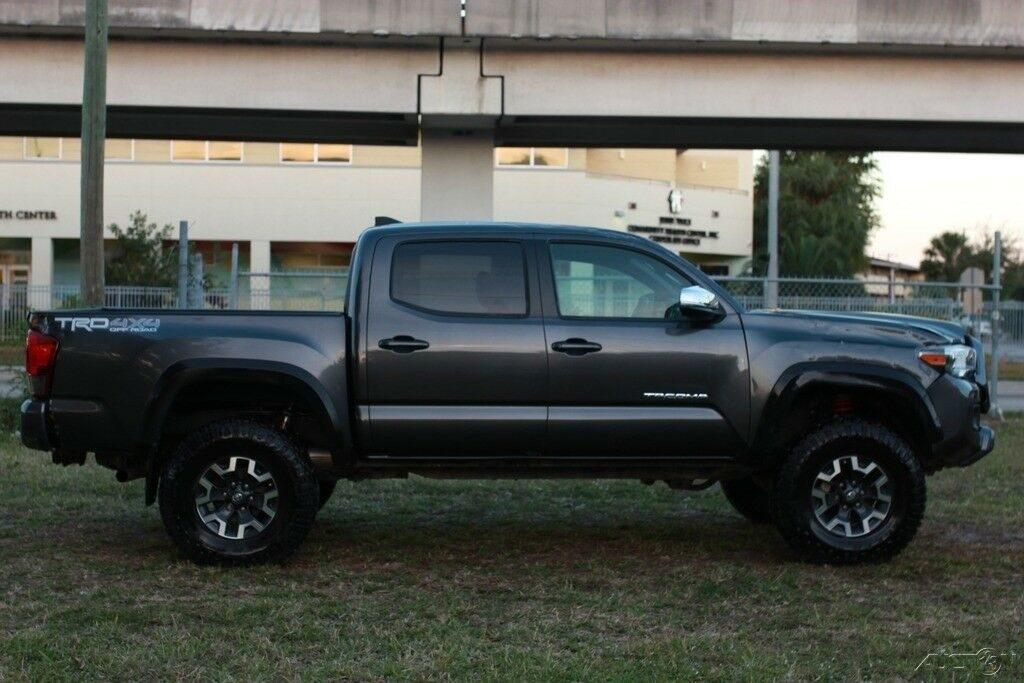 loaded with goodies 2018 Toyota Tacoma TRD 4×4