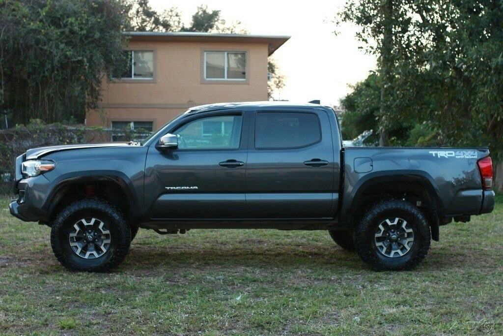 loaded with goodies 2018 Toyota Tacoma TRD 4×4