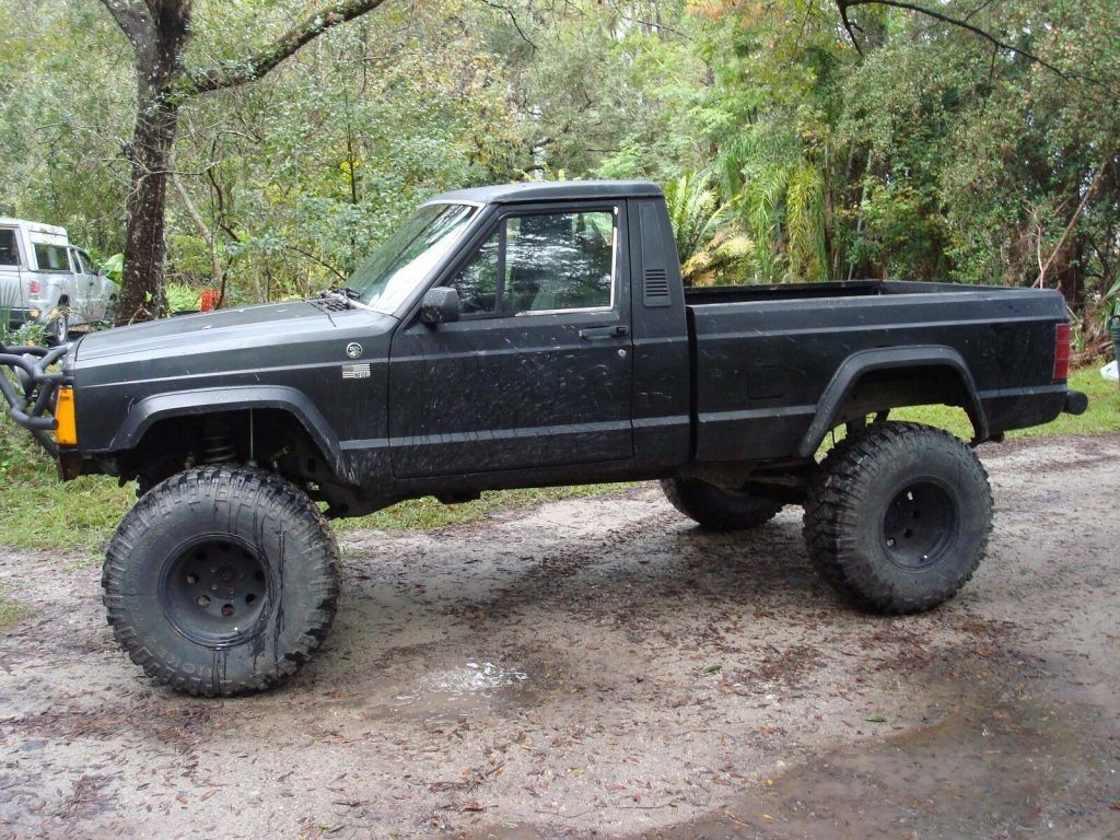 rare 1990 Jeep Comanche 4×4