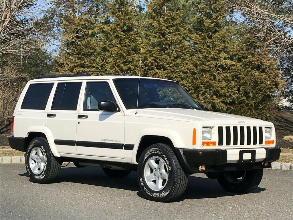 low miles 1999 Jeep Cherokee Sport XJ 4×4