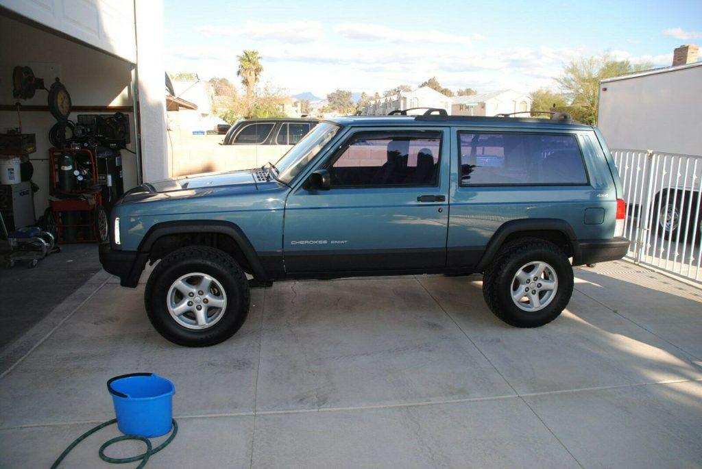 well maintained 1999 Jeep Cherokee SPORT 4×4