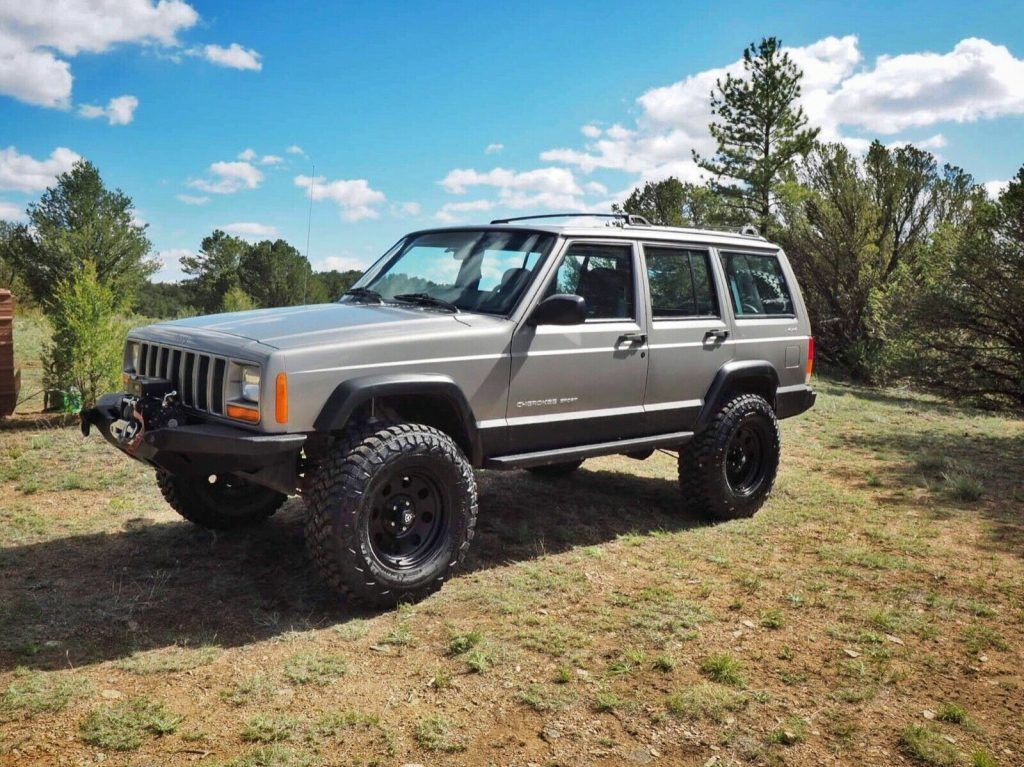 low miles 2001 Jeep Cherokee Sport 4×4