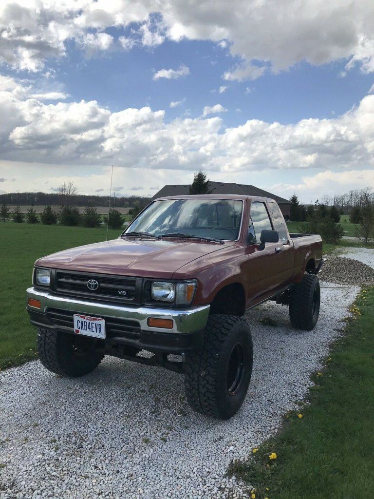 strong running 1994 Toyota Hilux Pickup 4×4