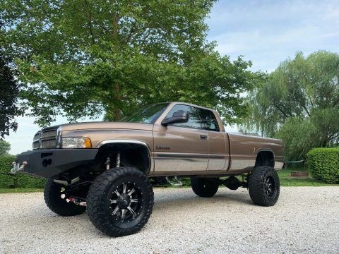 very clean 2001 Dodge Ram 2500 pickup 4&#215;4 for sale