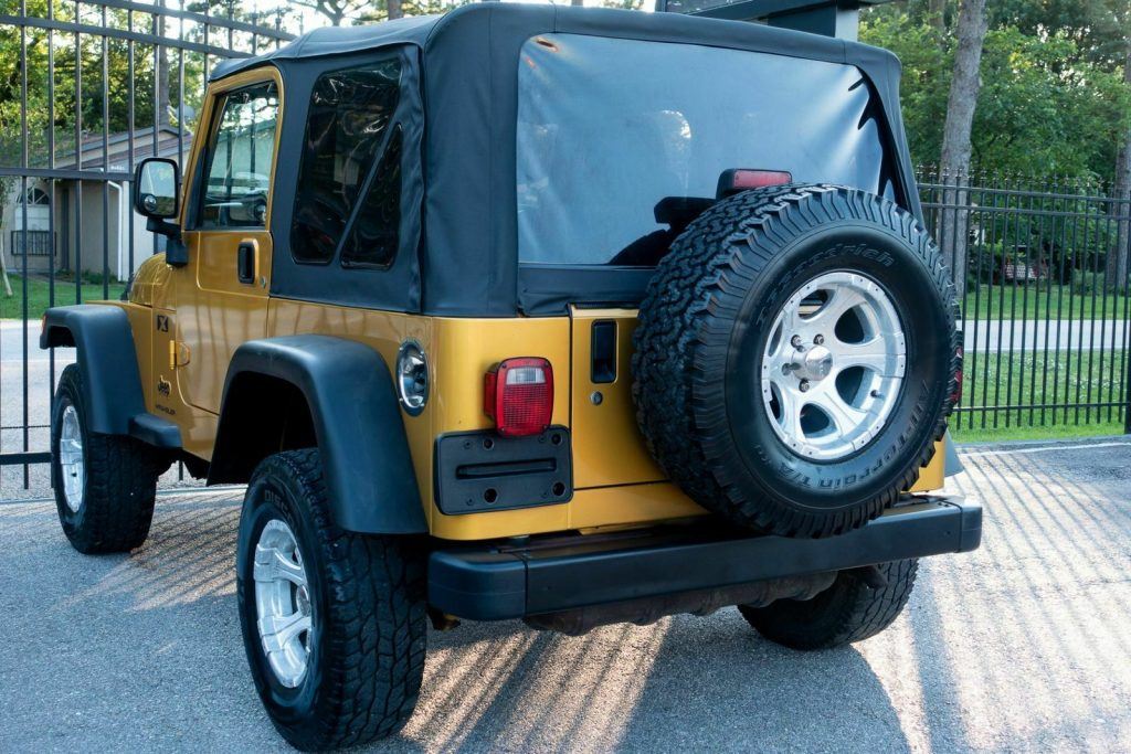 very clean 2003 Jeep Wrangler X 4×4