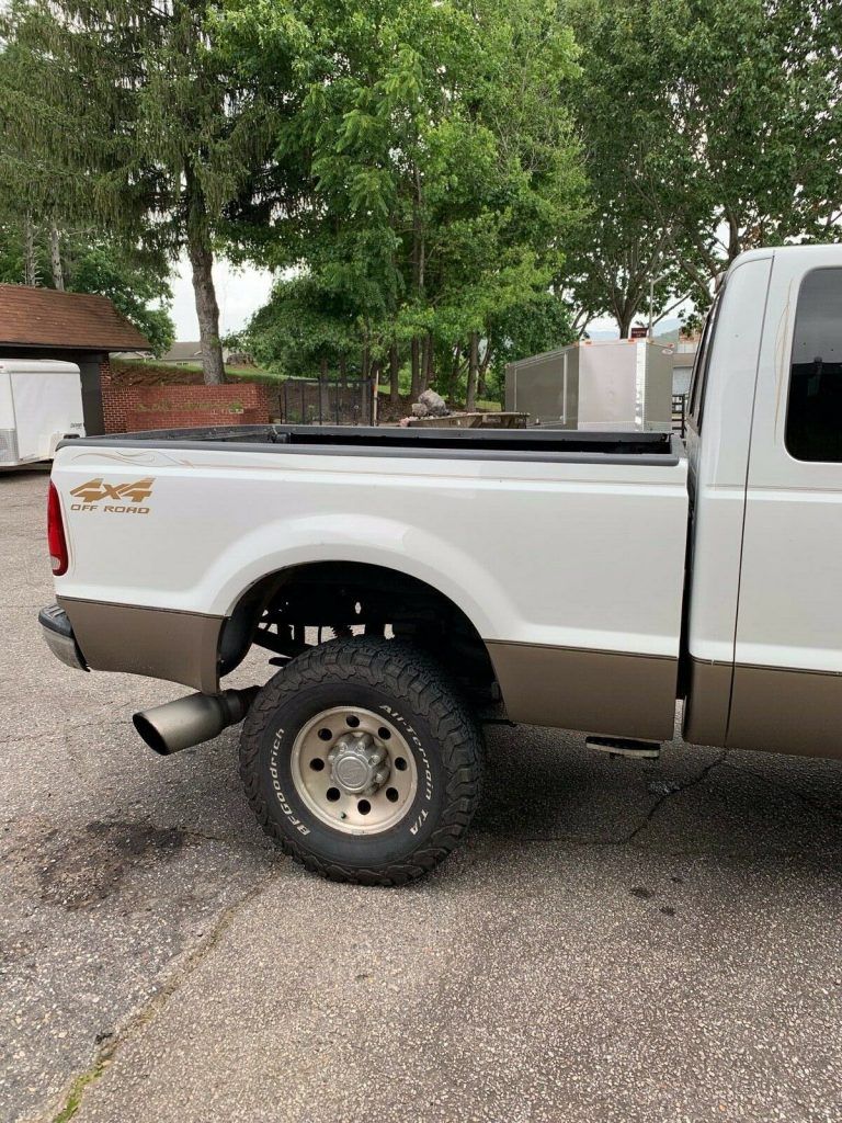 well cared for 2000 Ford F 250 XLT pickup 4×4