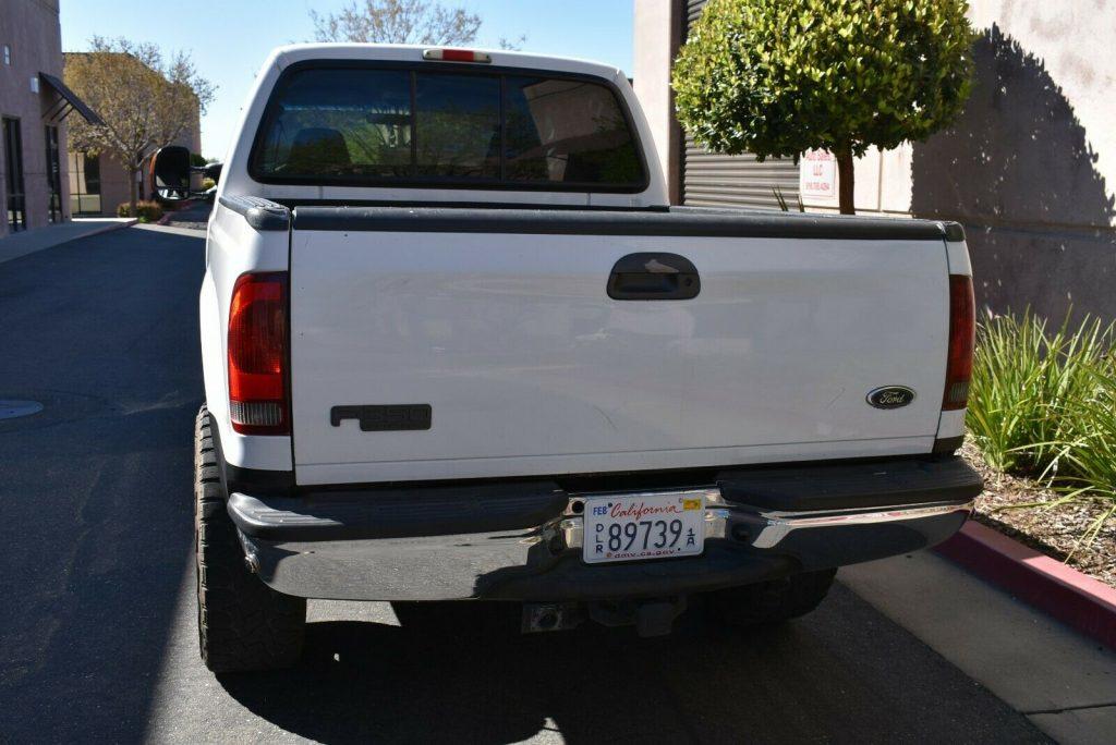 upgraded 2003 Ford F 350 Lariat pickup 4×4