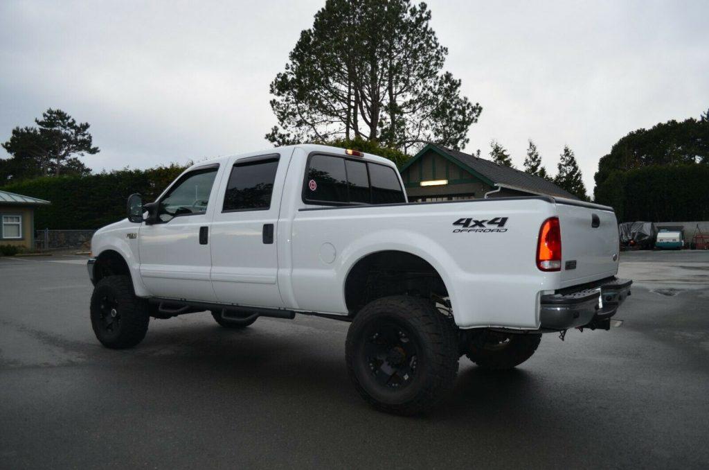 well equipped 2002 Ford F 350 Lariat pickup 4×4