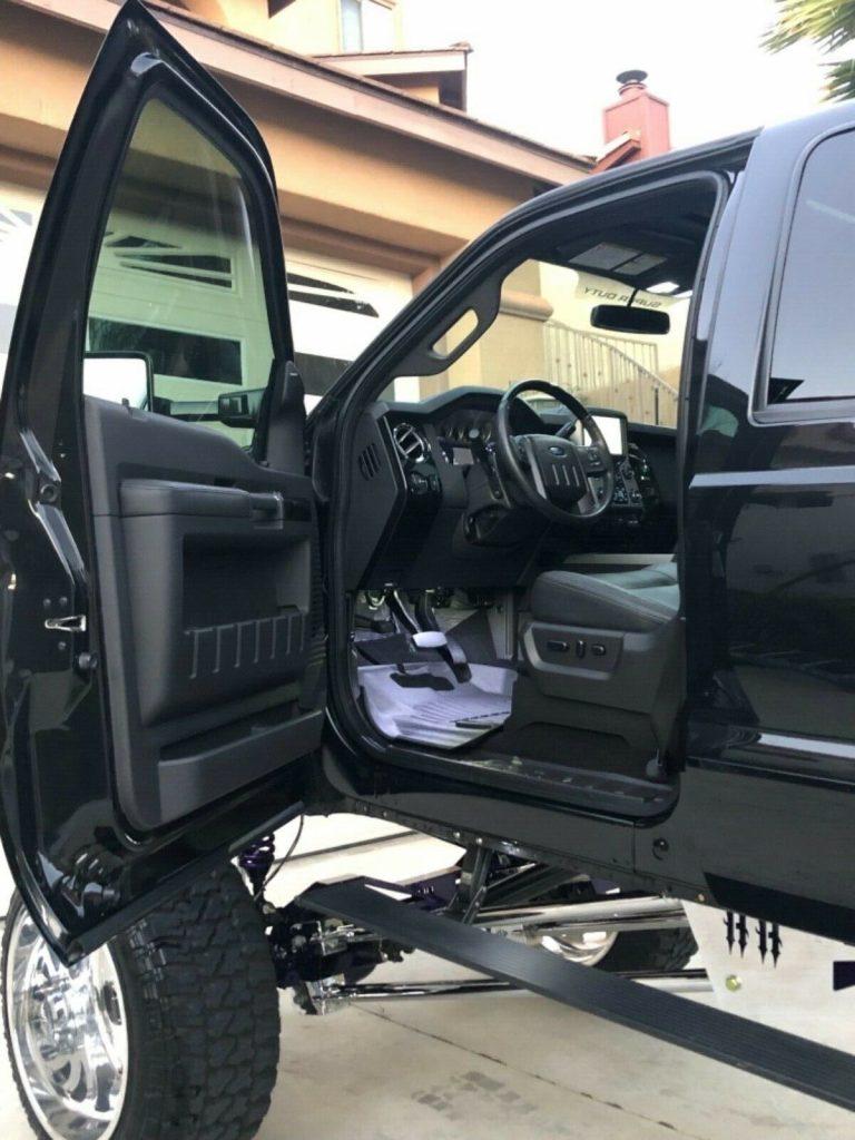 every option available 2014 Ford F 250 Platinum 4×4