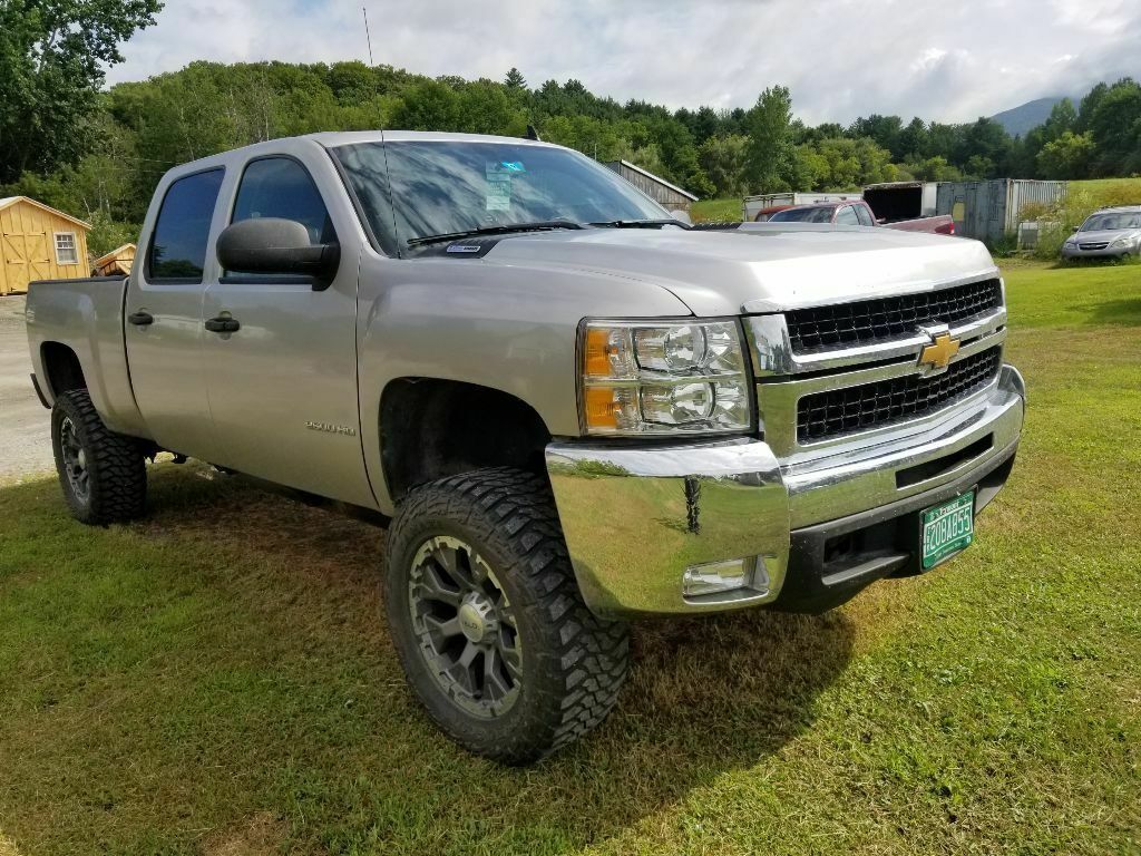 well maintained 2007 Chevrolet Silverado 2500 pickup 4×4
