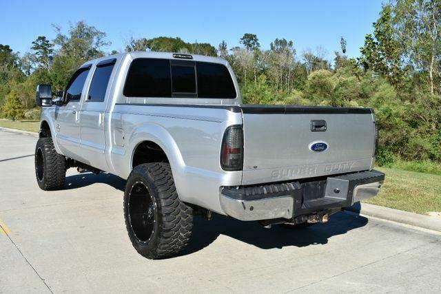 very clean 2011 Ford F 250 Lariat 4×4