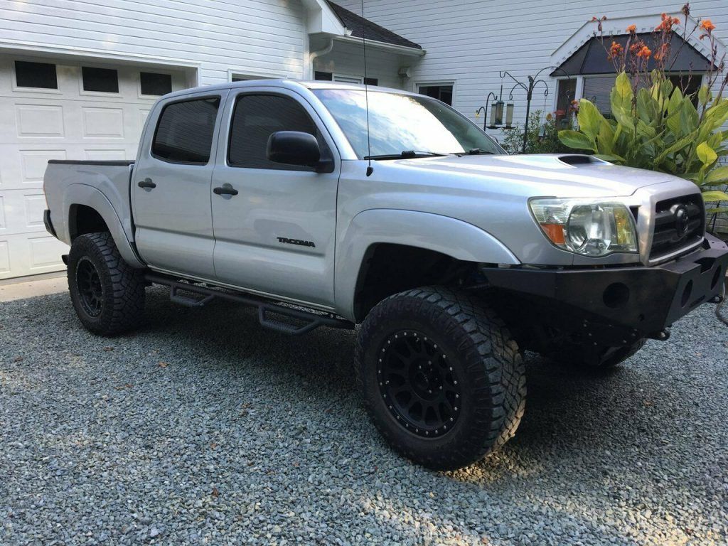 well modified 2007 Toyota Tacoma Double Cab 4×4