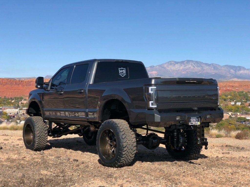 well modified 2017 Ford F 350 Platinum 4×4