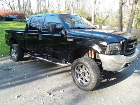 clean 2003 Ford F 250 Lariat 4&#215;4 for sale
