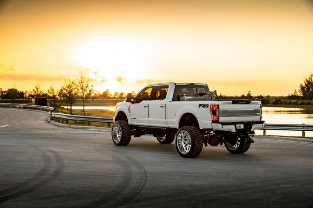 fully loaded 2019 Ford F 350 Platinum 4×4