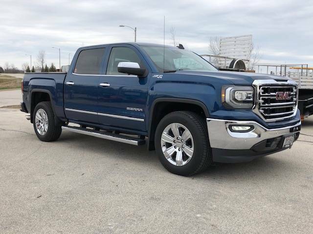 Loaded and low miles 2018 GMC Sierra SLT 1500 4×4