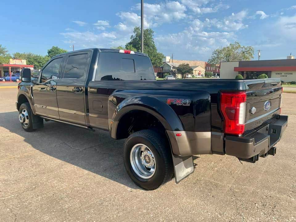 loaded with goodies 2017 Ford F 350 Powerstroke Diesel 4×4