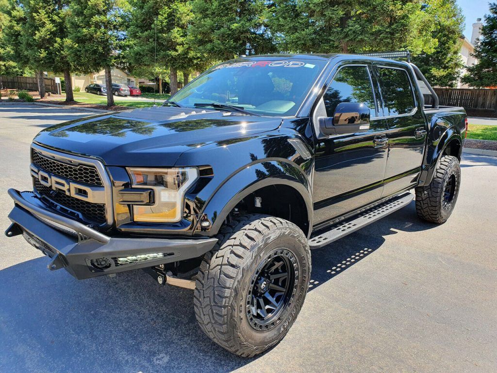 low miles 2018 Ford F 150 Raptor Supercrew 4×4