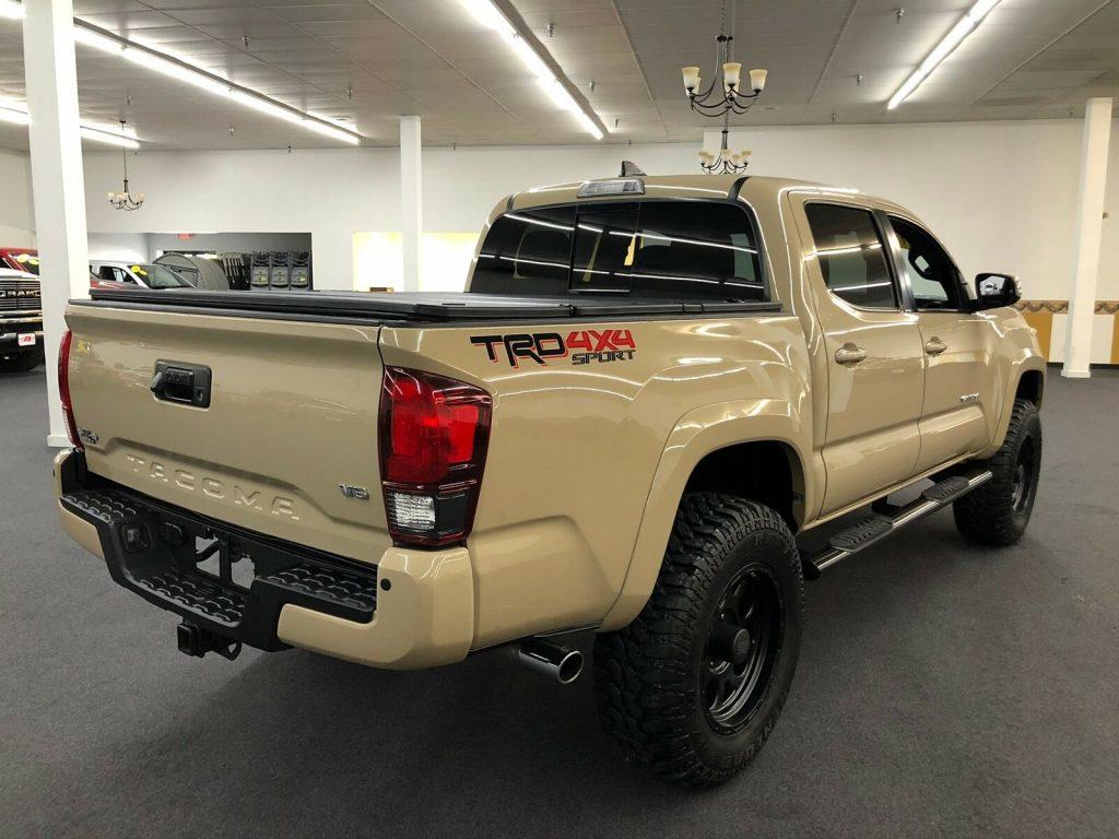 very clean 2018 Toyota Tacoma 4×4