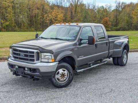 well equipped 2003 Ford F 350 Lariat 4&#215;4 for sale