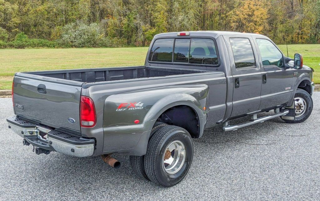 well equipped 2003 Ford F 350 Lariat 4×4