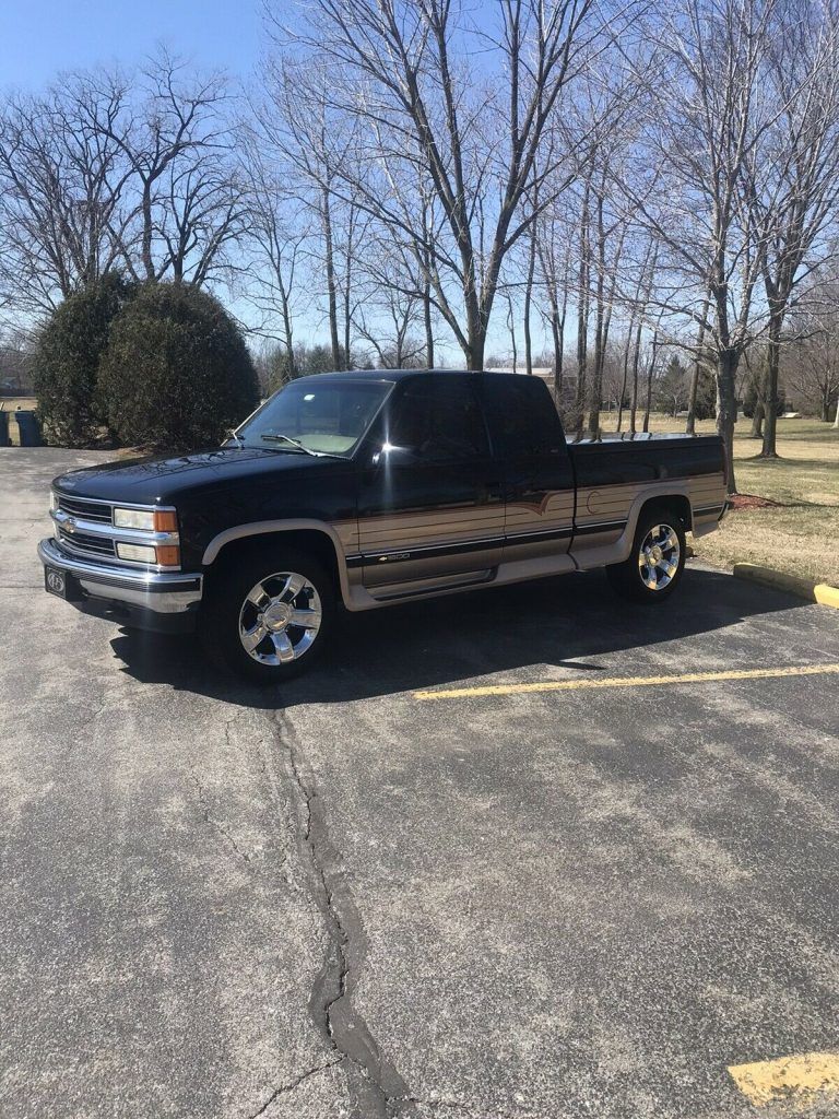 1996 Chevrolet K1500 Extended Cab 4×4 [well maintained by dealer]