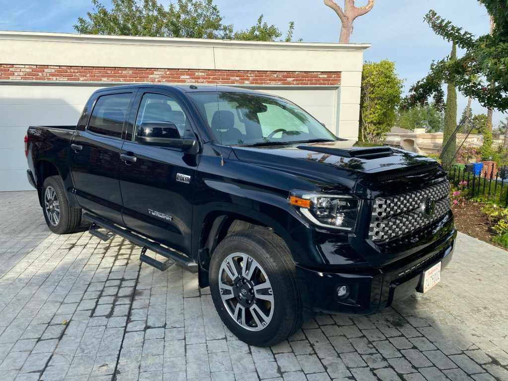 2019 Toyota Tundra 4X4 SR5 Crewmax TRD Sport PACKAGE [Always professionally detailed]