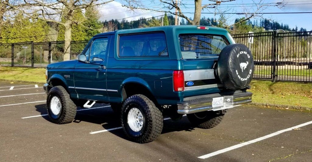 1996 Ford Bronco 4×4 [super clean rig]