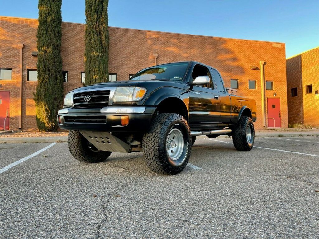 1999 Toyota Tacoma Limited 4×4 [well serviced original]